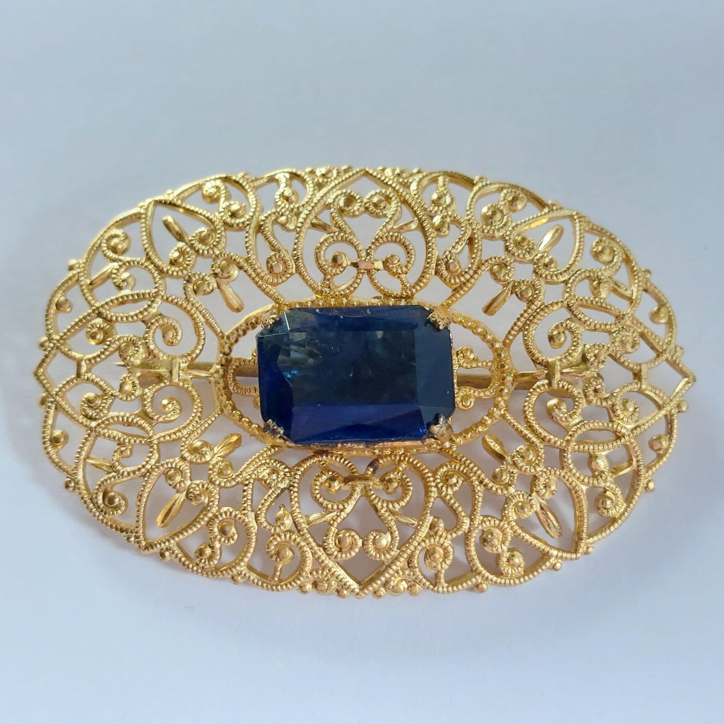 8422 Vintage Swarovski Kristallen Filigren Brosche 46mm
