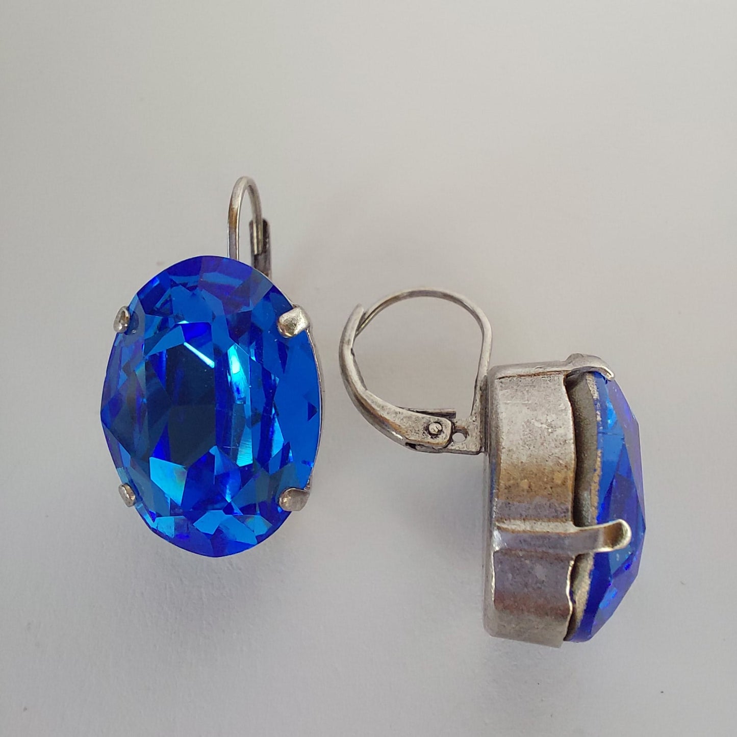 3425 Vintage-Ohrringe mit Swarovski Kristallen 27mm