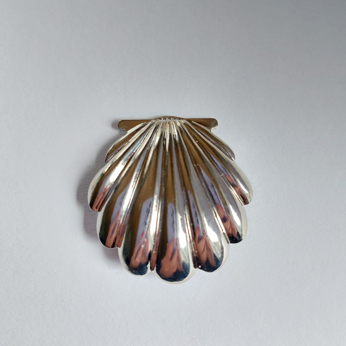 8226 Vintage Fischbrosche 37mm