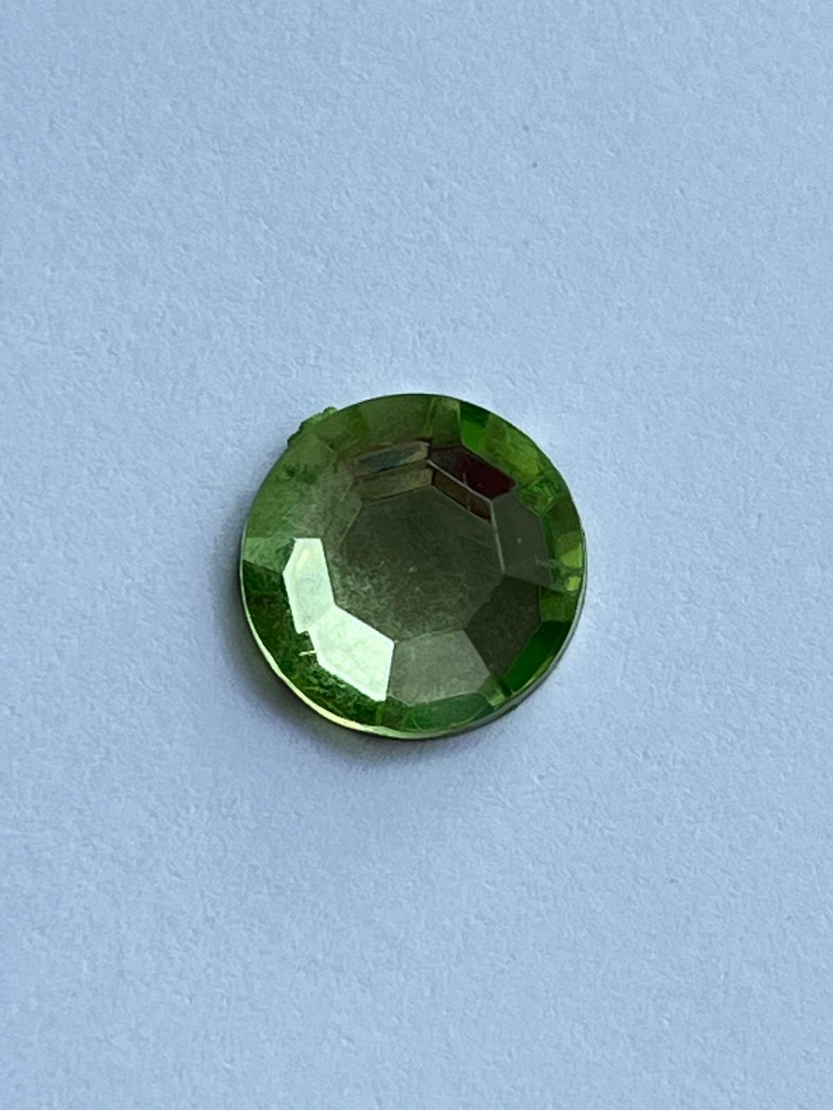 1062 Vintage Kunststoff Round Rose Flatback 9mm