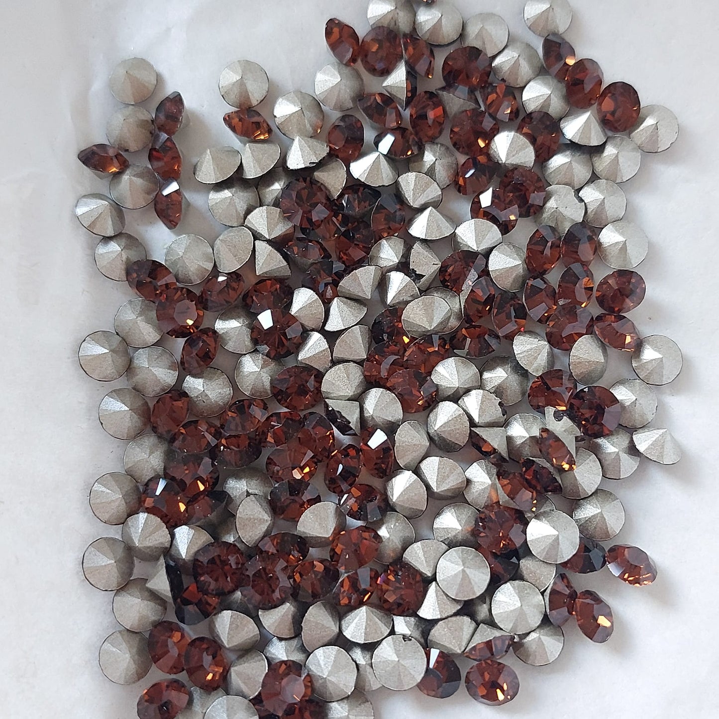 Swarovski® Chaton Smoked Topaz SS24