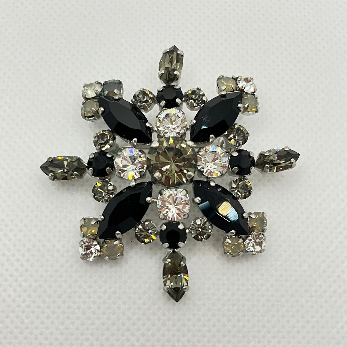 8796 Vintage Swarovski Kristallen Brosche 52mm