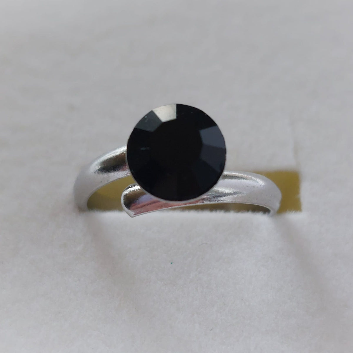 9797 Vintage Ring made with Swarovski Kristallen 8mm