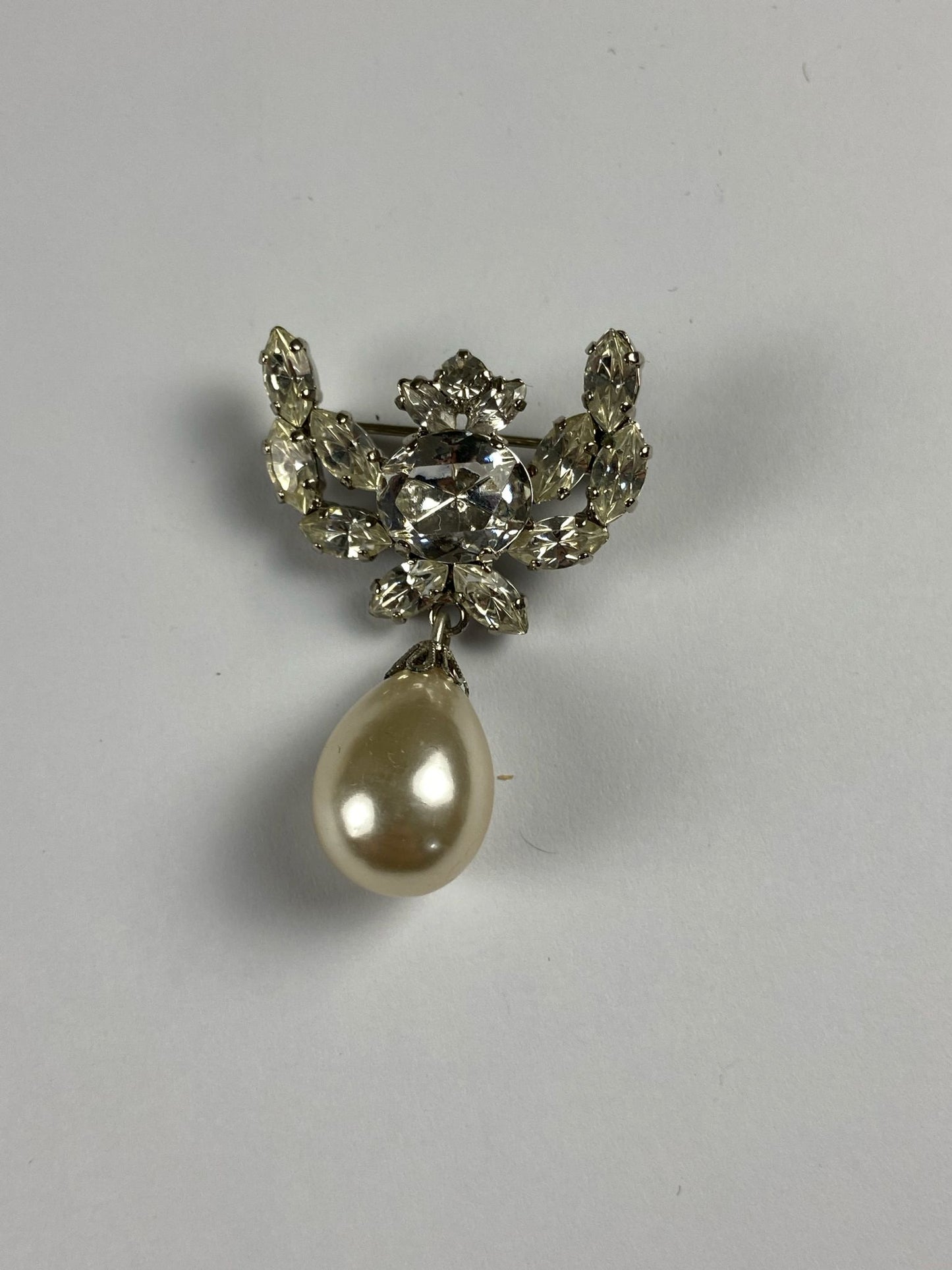 8744 Vintage Swarovski Kristallen Brosche 45mm