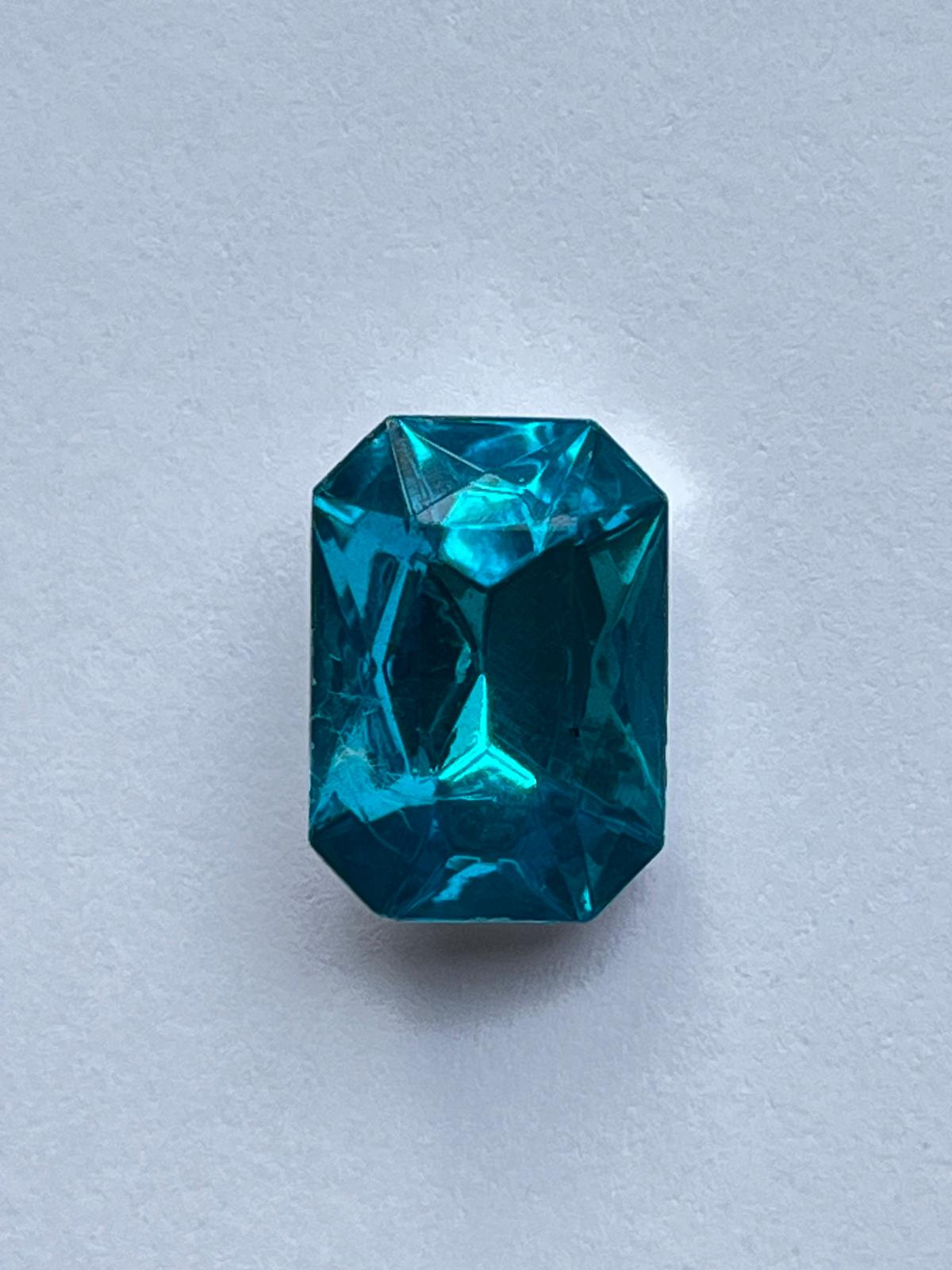 1016 Vintage Octagon Crystal Cut 12mm