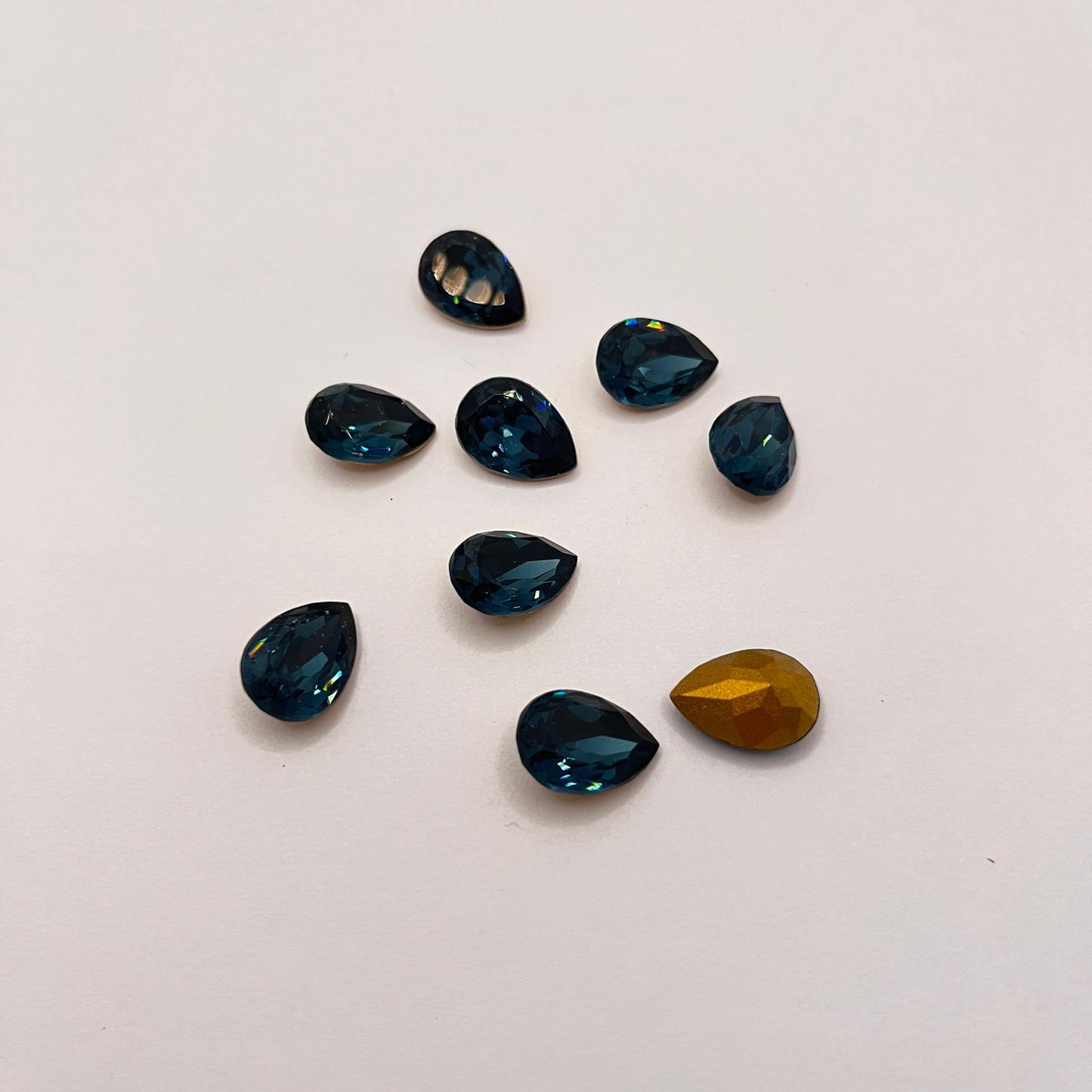 Swarovski® Fancy Vintage Pear Montana Gold Foiled 14mm