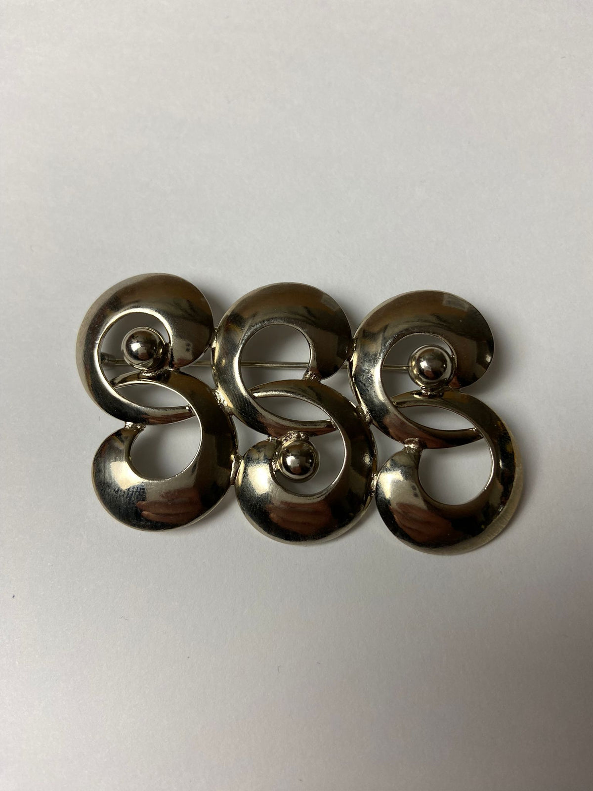 8112 Vintage Brosche mit Swarovski Perlen 62,5x36,5mm