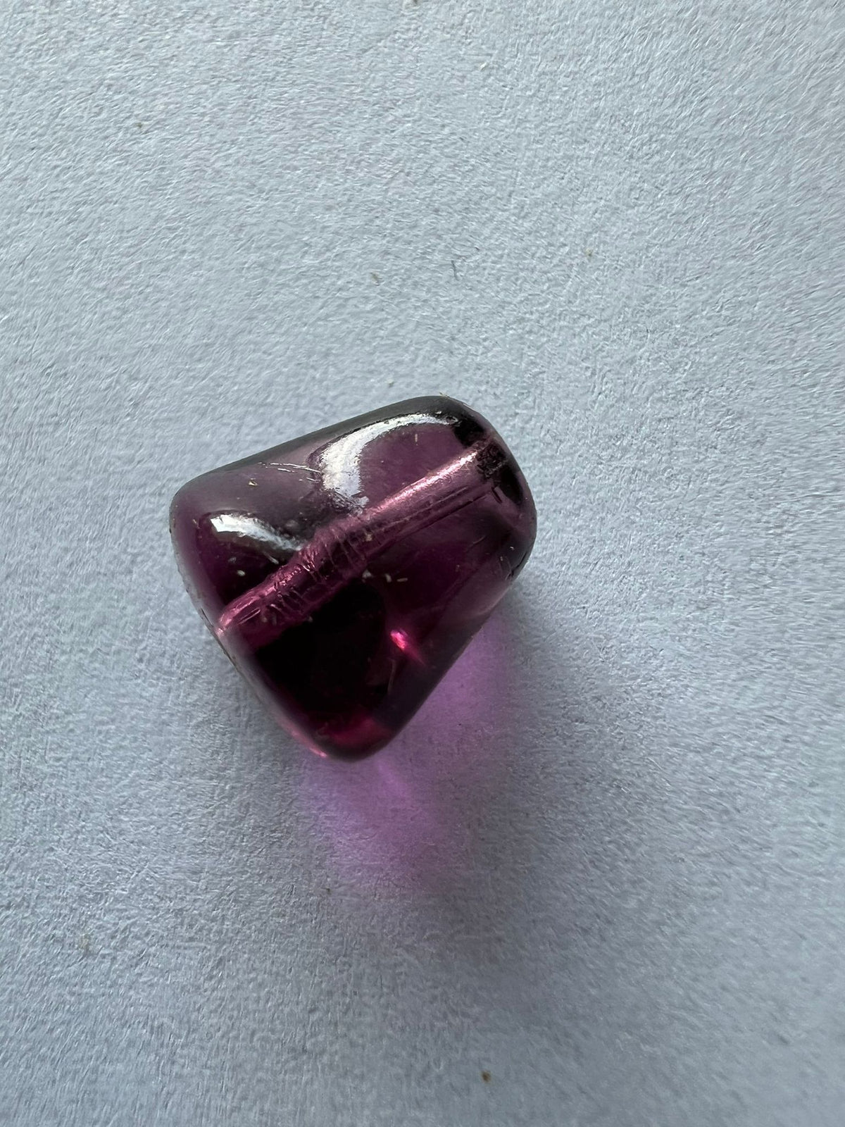 5718 Vintage Acryl Perlen Klar Lila 9mm