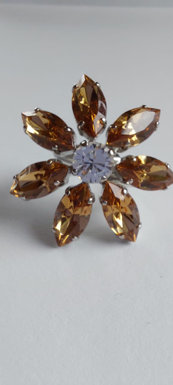 9908 Vintage Ring made with Swarovski Kristallen 35mm