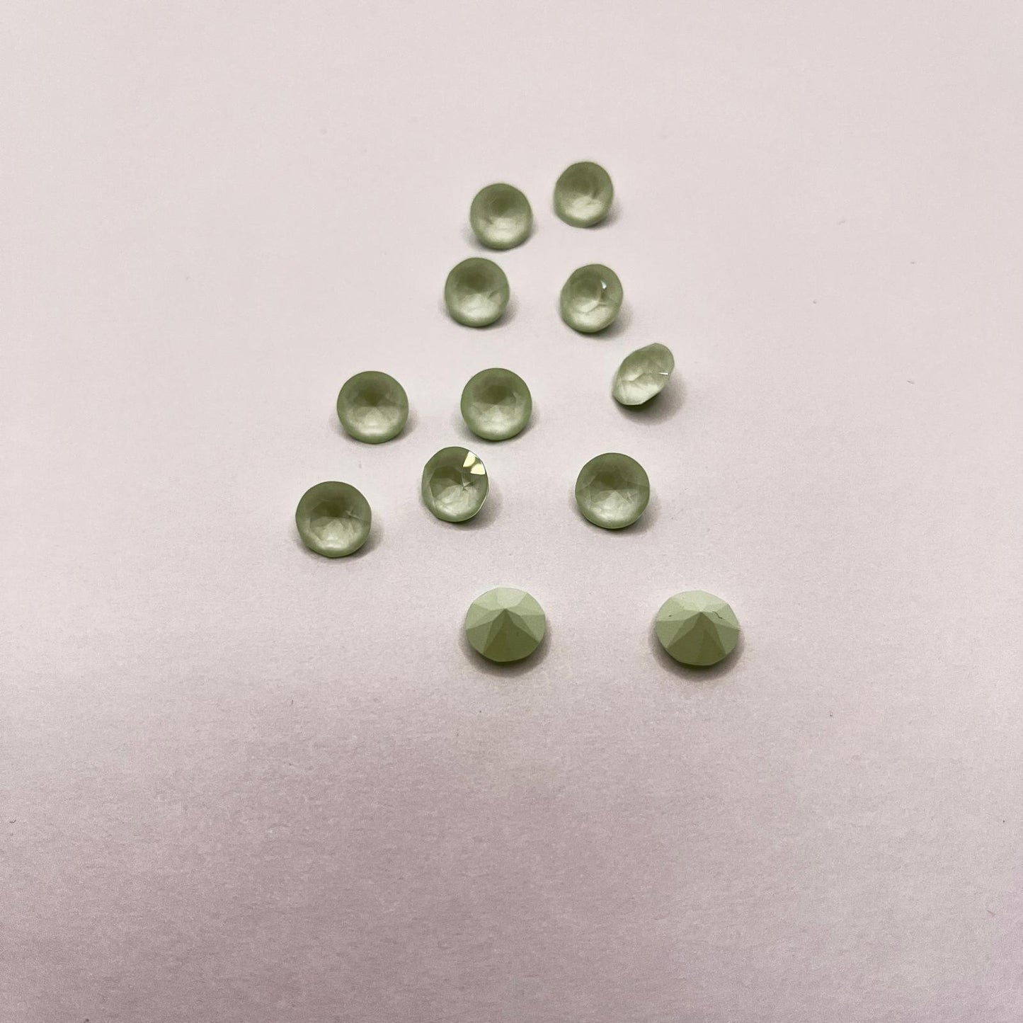 Swarovski® Chaton Powder Green Unfoiled SS39