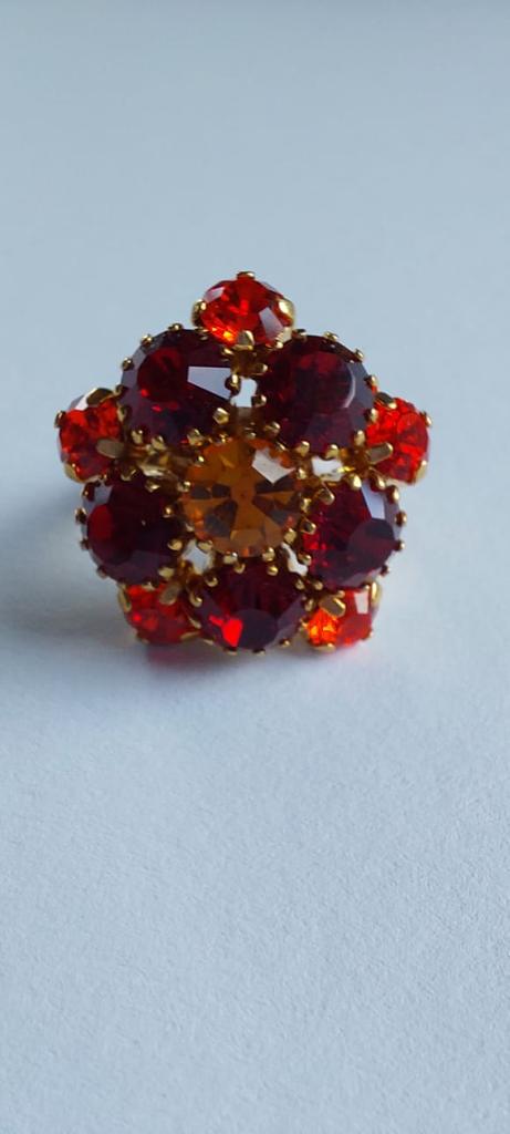 9979 Vintage Ring made with Swarovski Kristallen 25mm