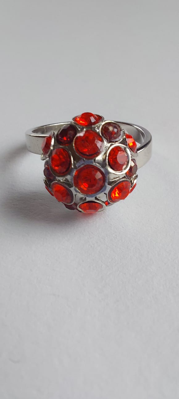 9900 Vintage Ring made with Swarovski Kristallen 12mm