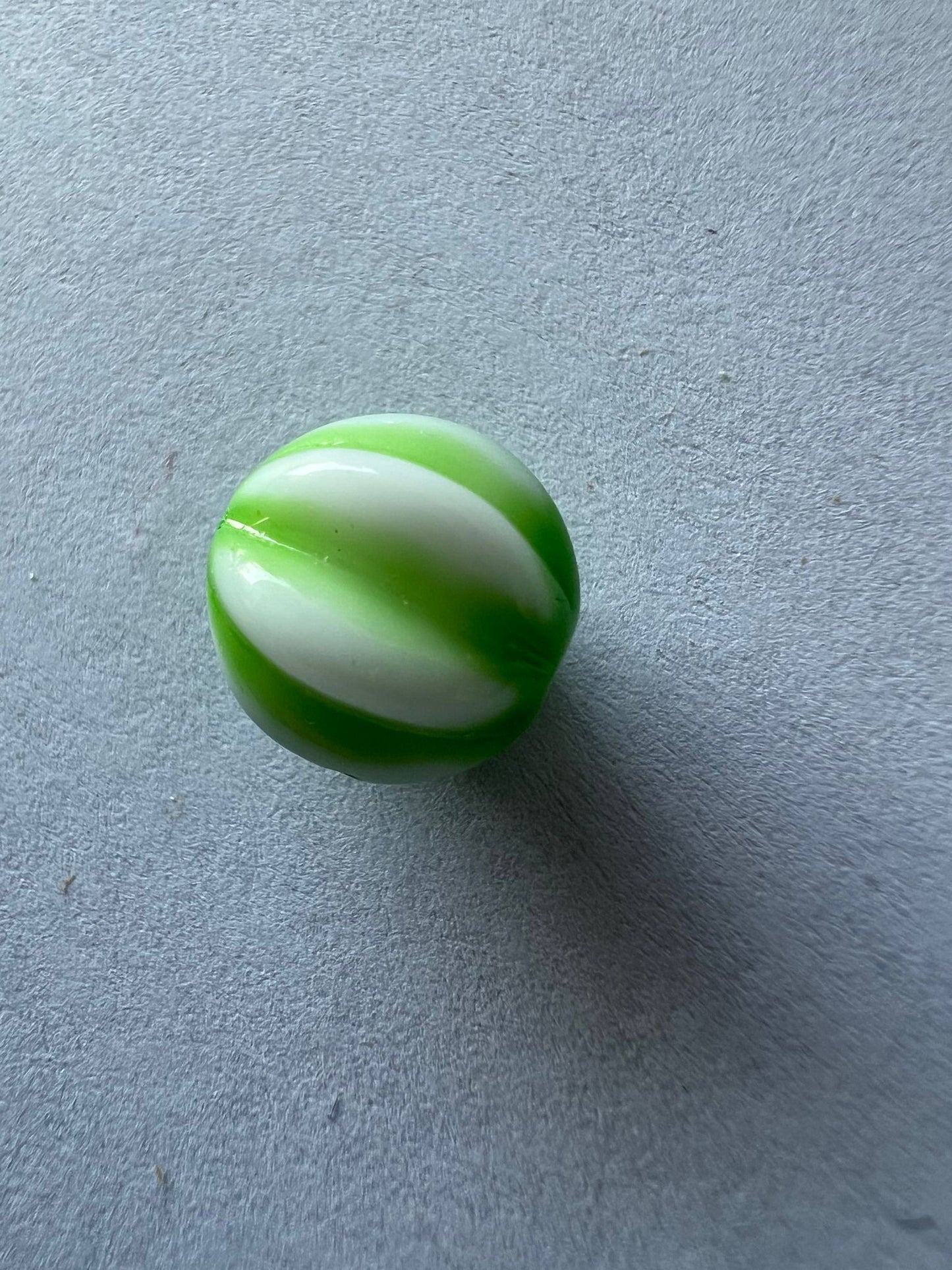 5677 Vintage Acryl Glasur Perlen Grün 9mm