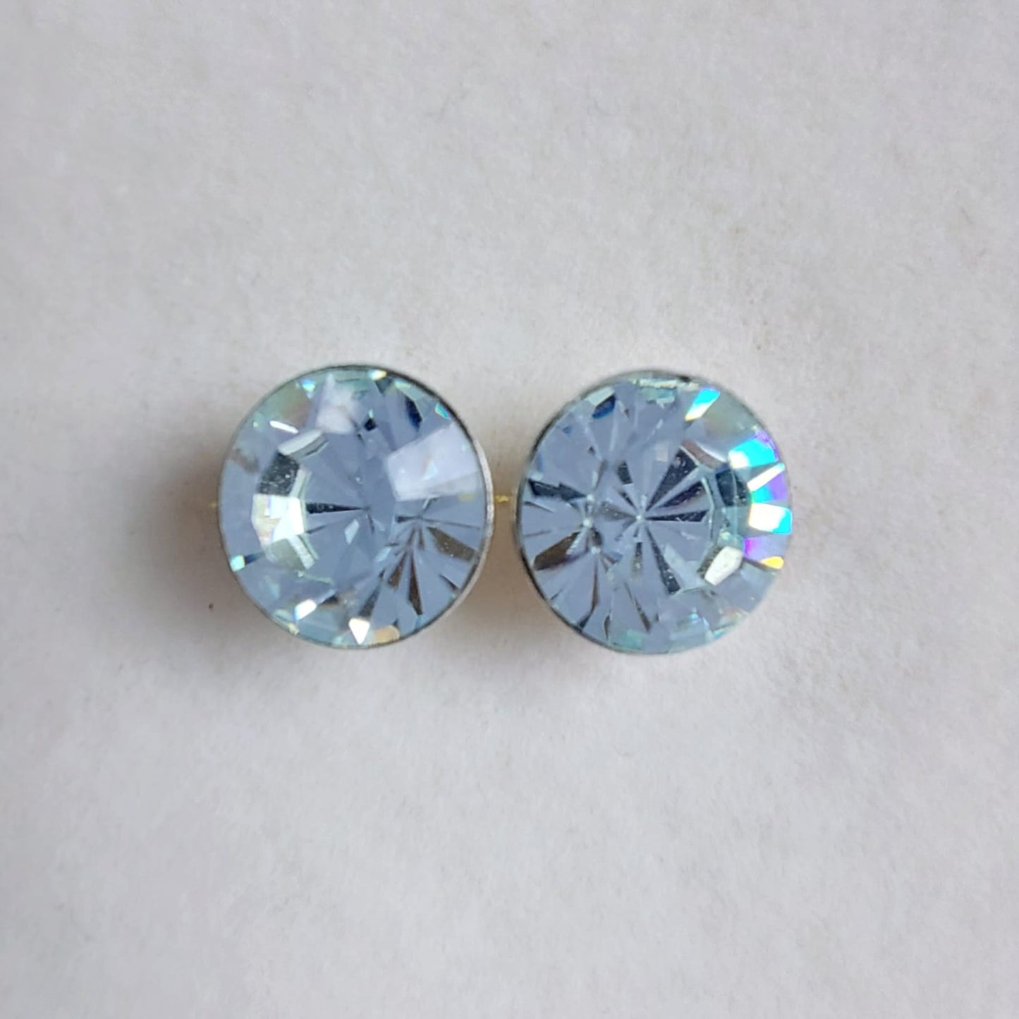 3660 Vintage Ohrringe mit Swarovski Kristallen 9mm