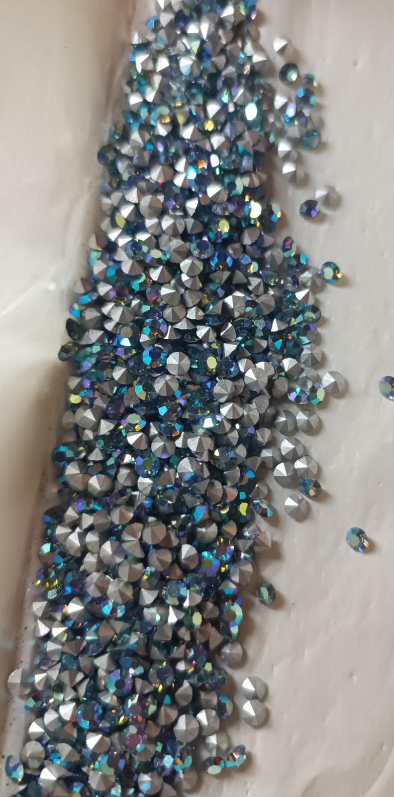 Swarovski® Chaton Vintage Light Sapphire Aurore Boreale Silver Foiled PP24