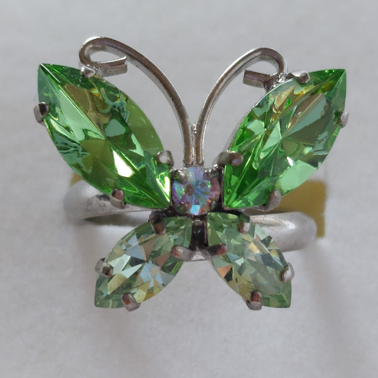 9816 Vintage Ring made with Swarovski Kristallen 30x20mm