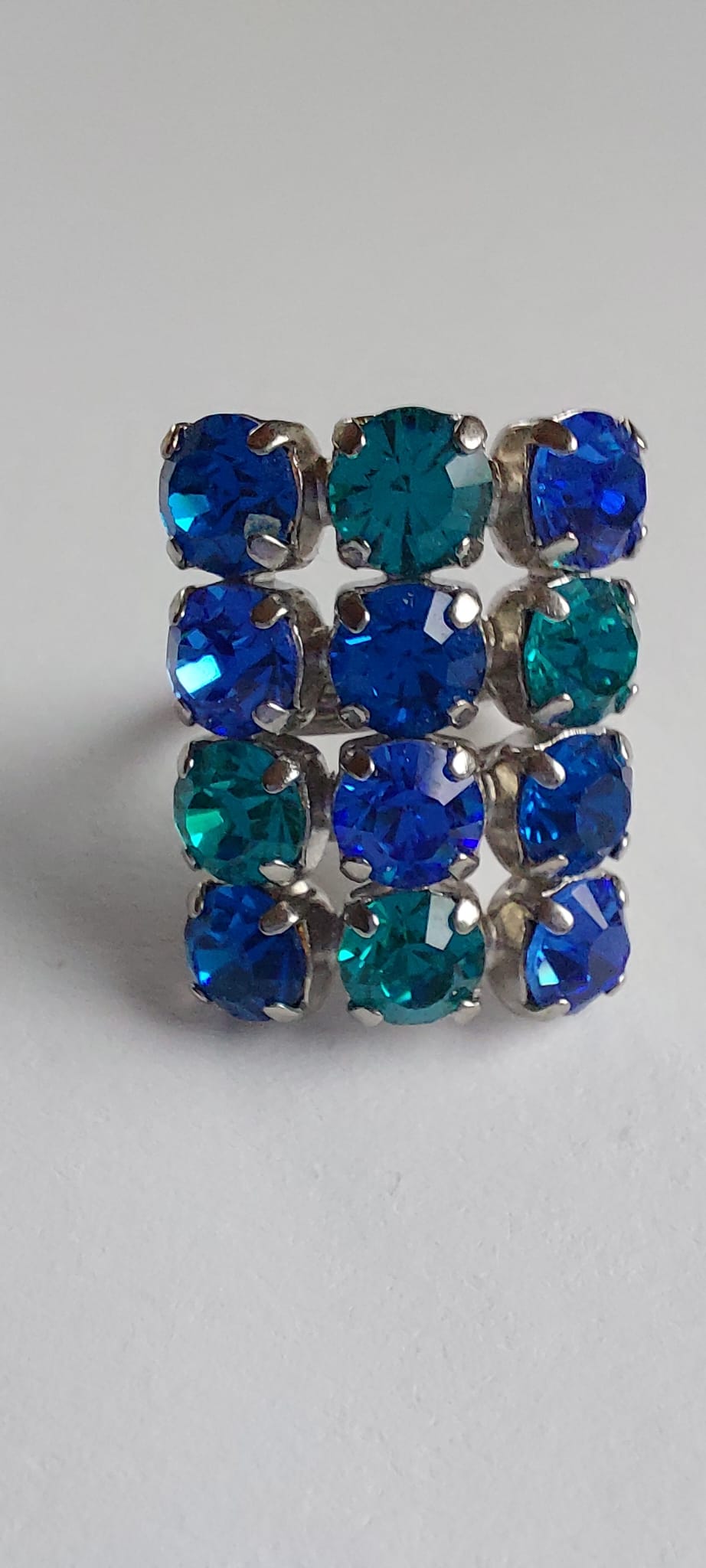 9921 Vintage Ring made with Swarovski Kristallen 25x20mm