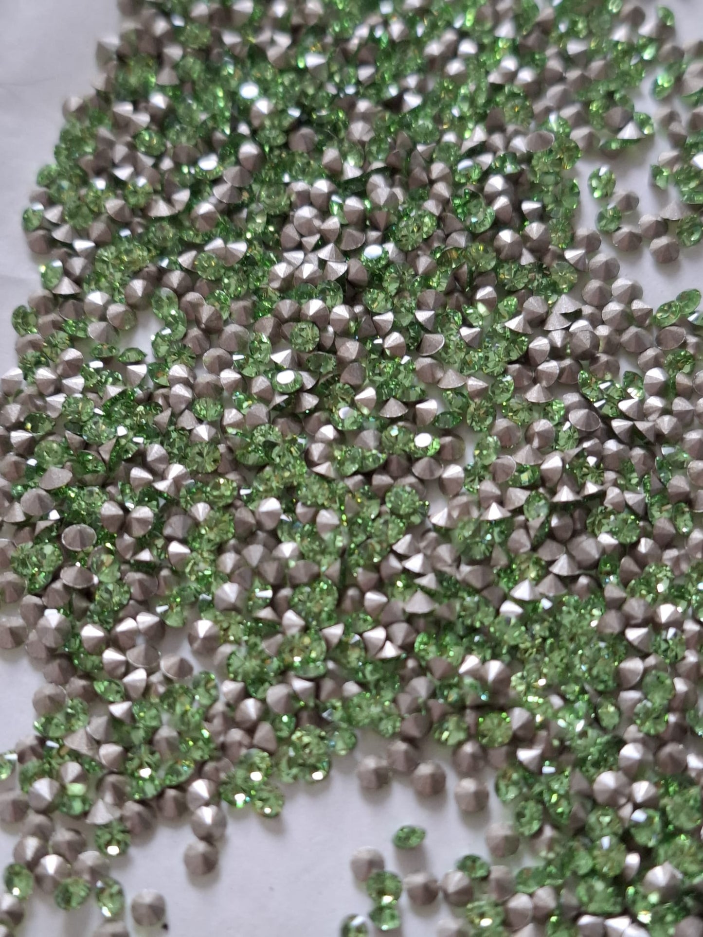 Swarovski® Chaton Peridot PP17