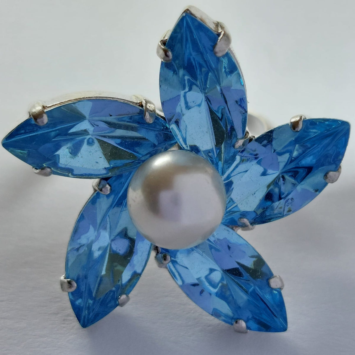 9842 Vintage Ring made with Swarovski Kristallen 30mm