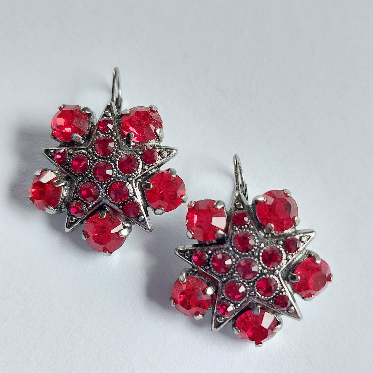 3557 Vintage Ohrringe mit Swarovski Kristallen 30mm