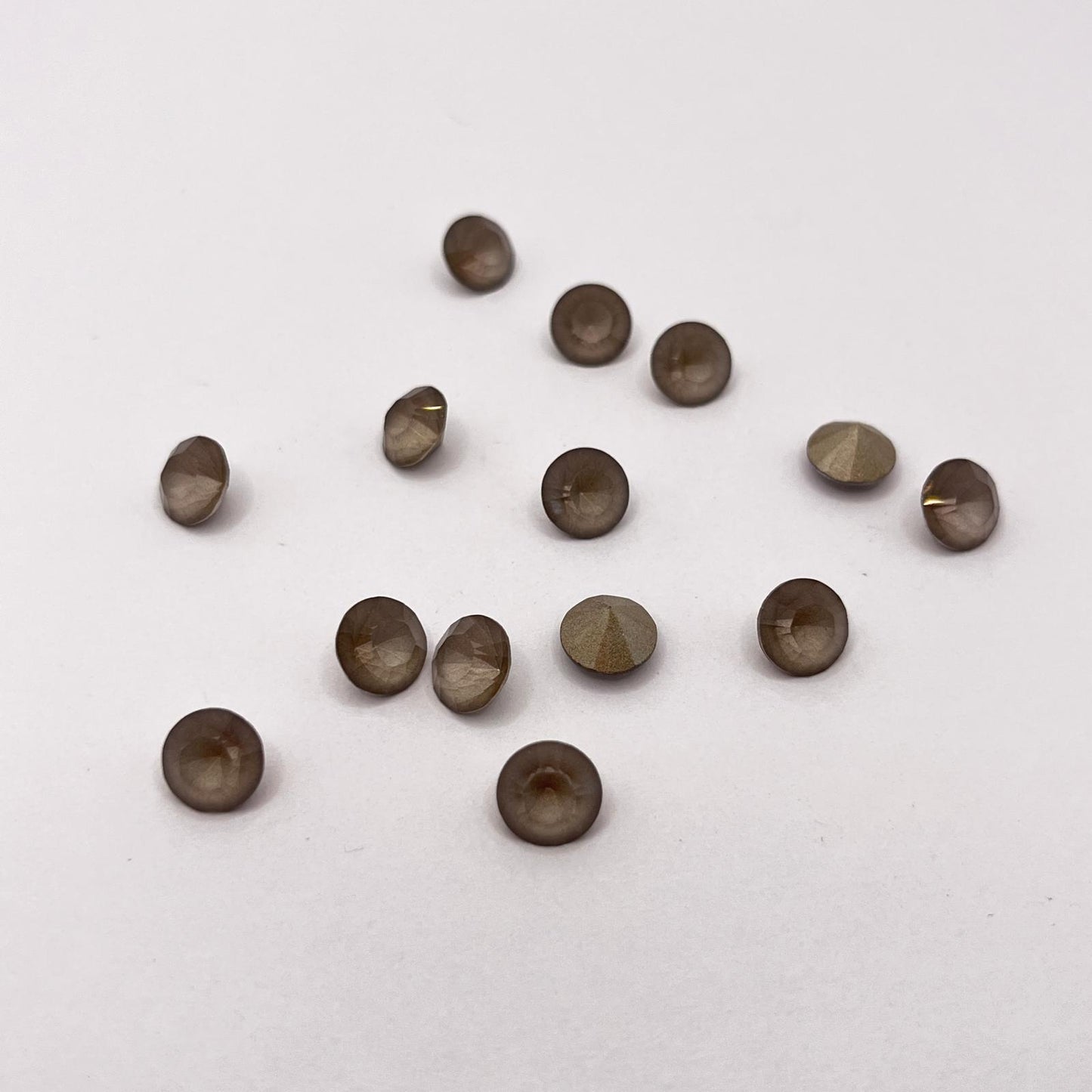 Swarovski® Chaton Frosted V SS39