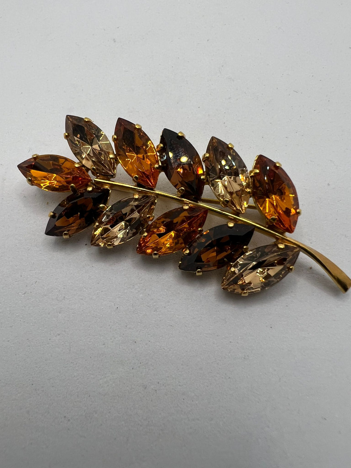 8865 Vintage Swarovski Kristallen Brosche 63mm