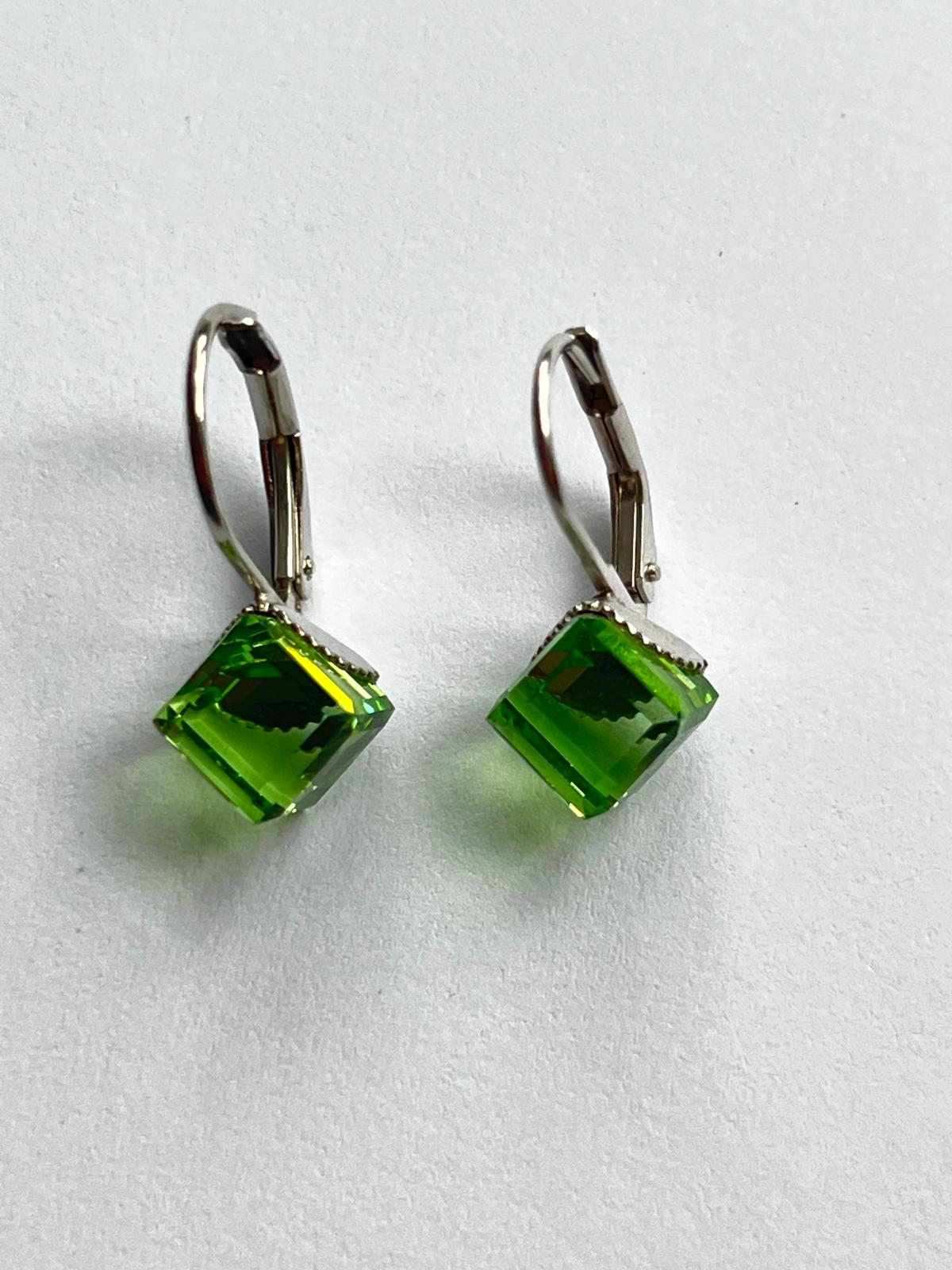 3053 Vintage Swarovski Kristallen Ohrhänger Hellgrün 6mm