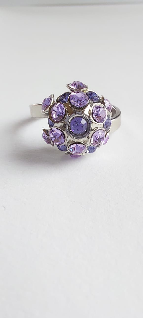 9898 Vintage Ring made with Swarovski Kristallen 12mm