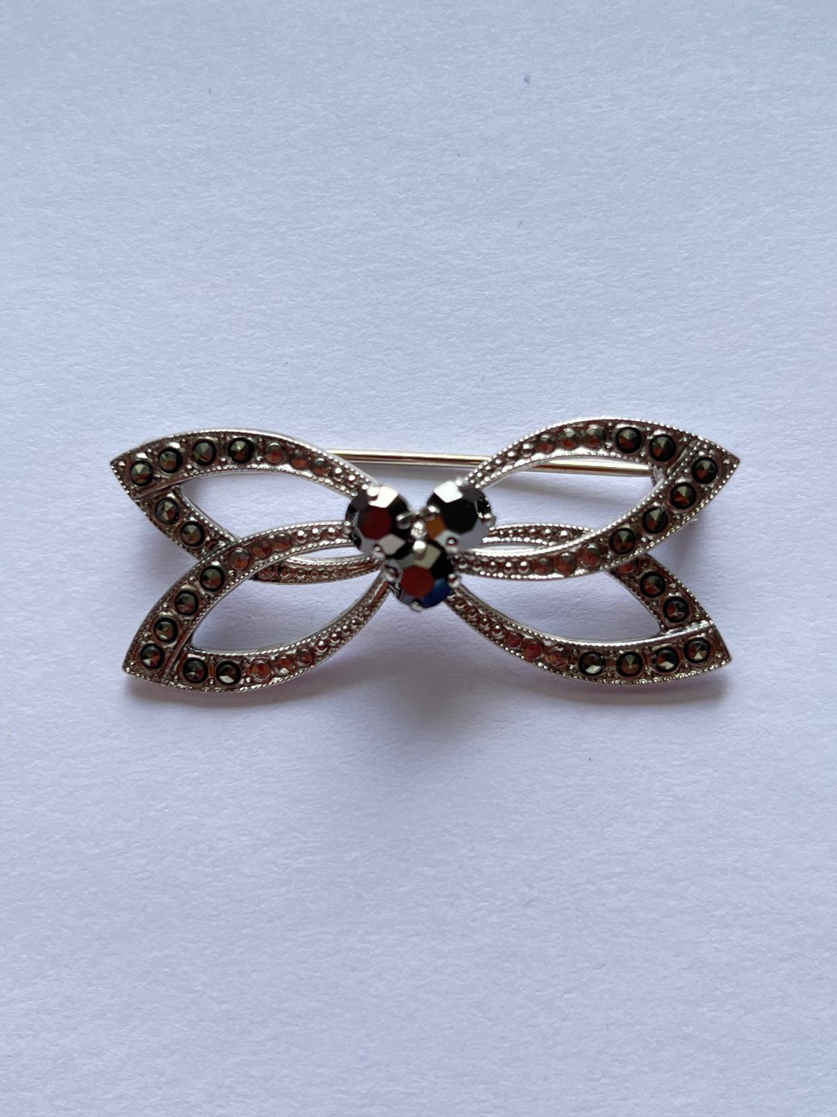 8511 Vintage Swarovski Kristallen Brosche 46mm