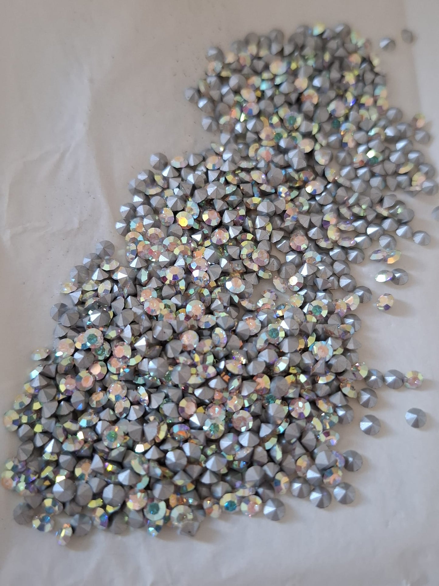 Swarovski® Chaton Vintage Aurore Boreale Silver Foiled PP24