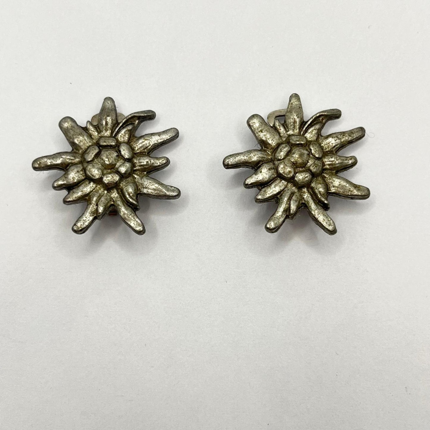30535 Vintage Trachten Edelweiß Ohrclips 28mm