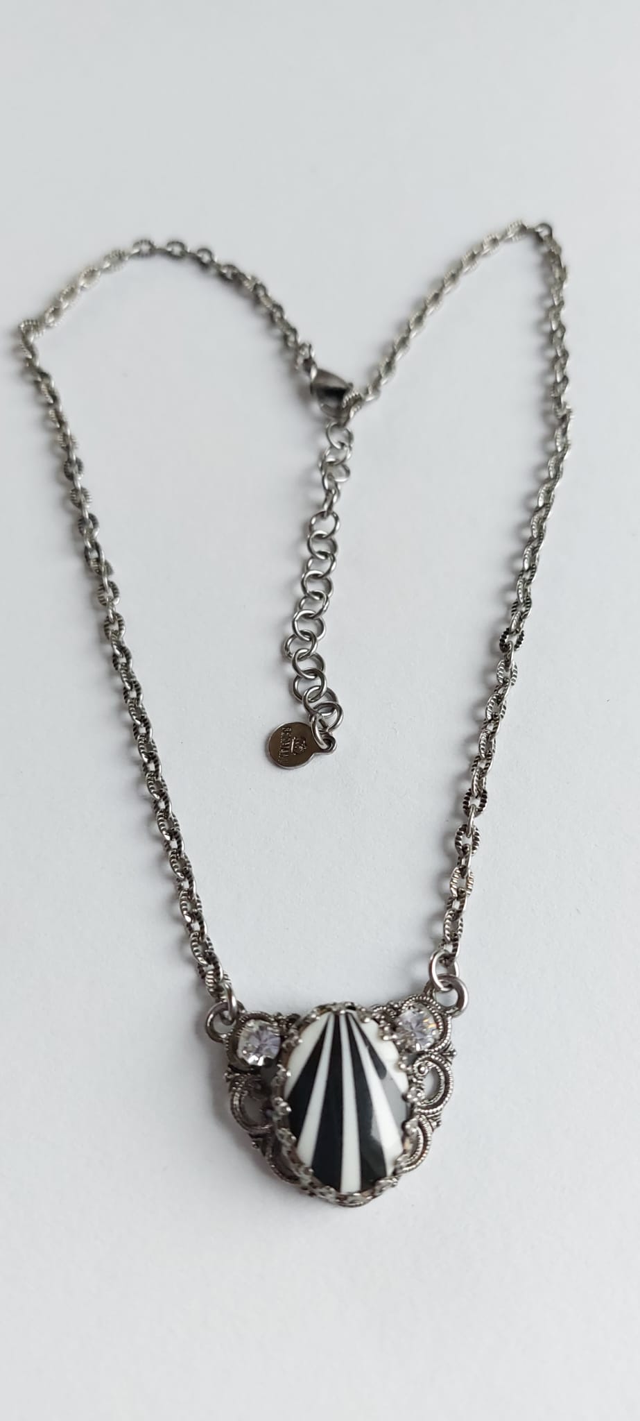 6916 Vintage Necklace mit Swarovski Crystals