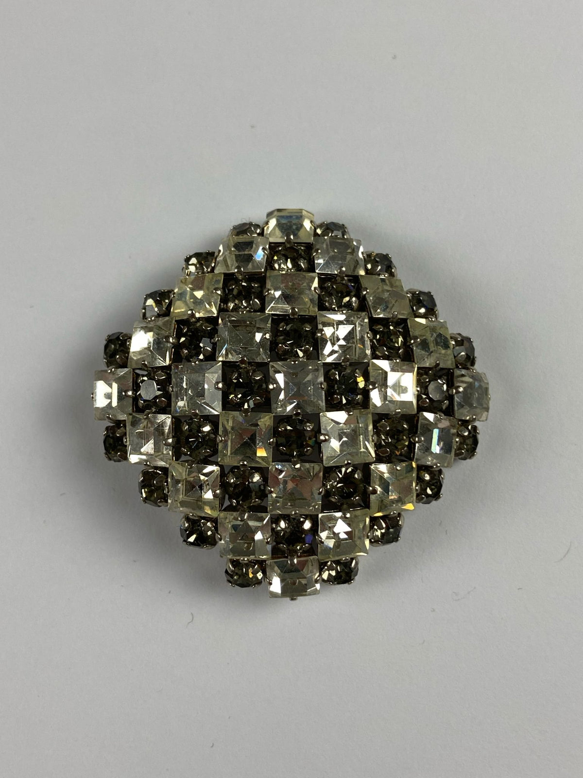 8724 Vintage Swarovski Kristallen Brosche 49mm