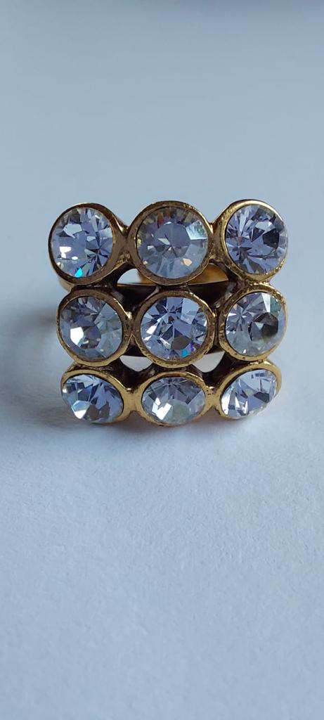 9978 Vintage Ring made with Swarovski Kristallen 17mm