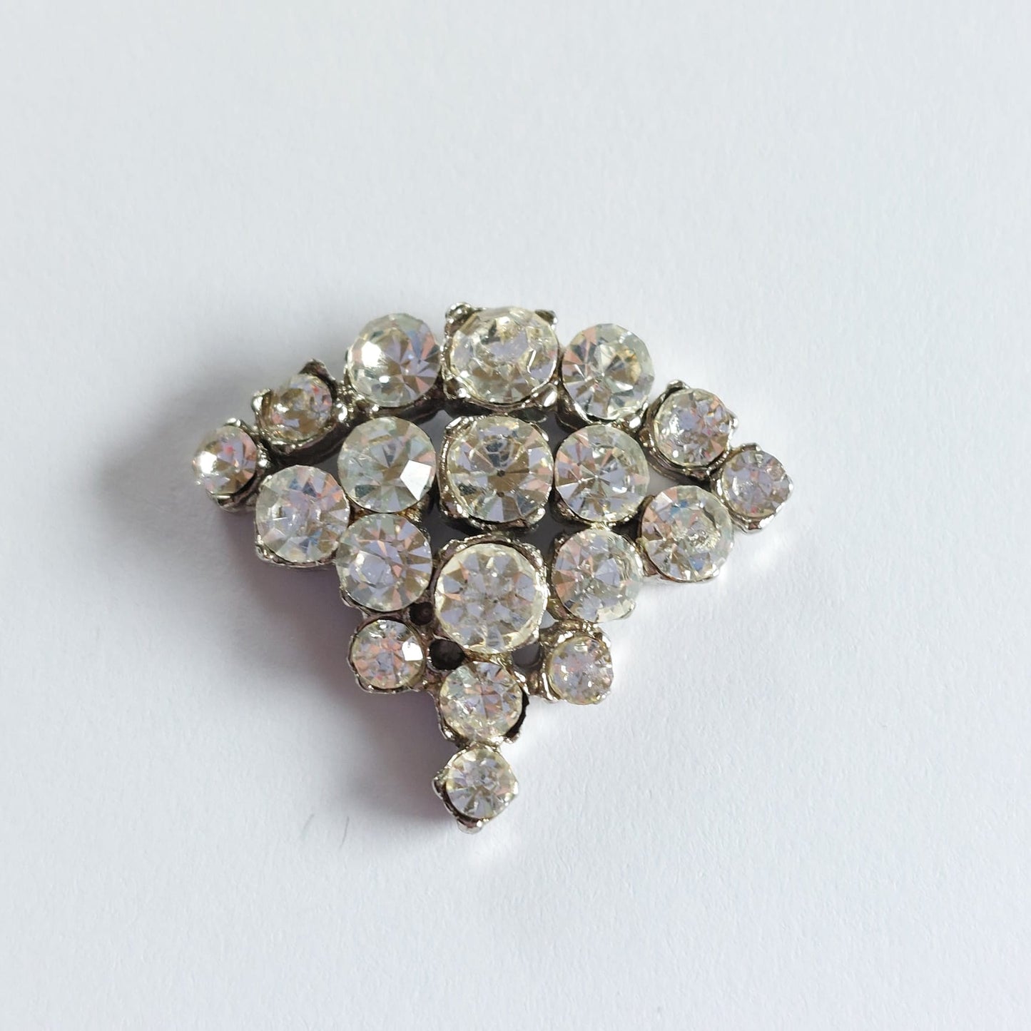 8348 Vintage Contemporary Brosche 27×25mm