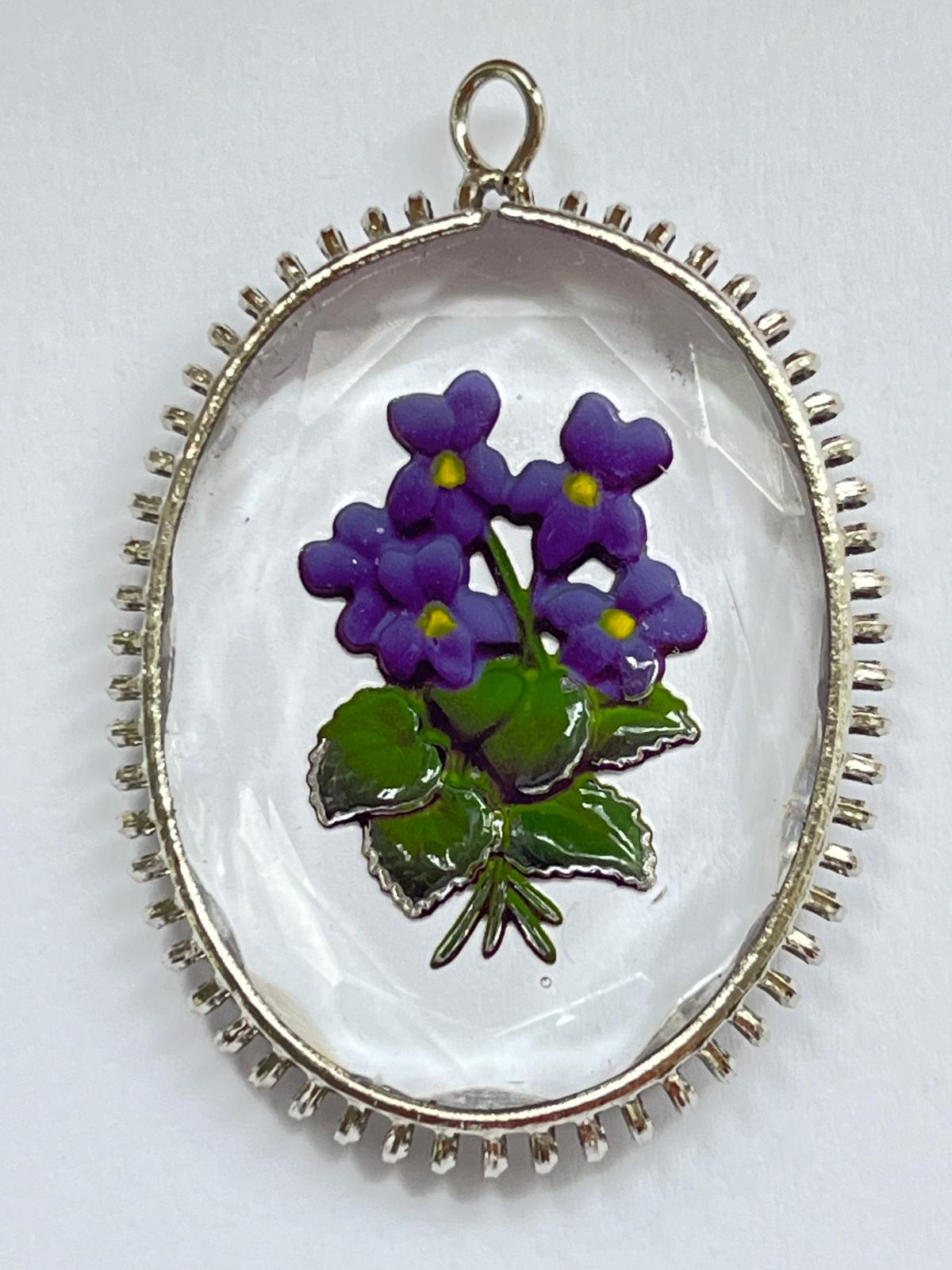 1083 Vintage Crystal geprägter Oval Cabochon 48mm