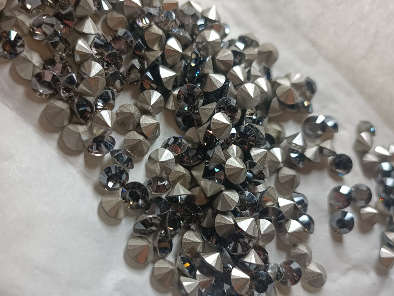 Swarovski® Chaton Vintage Satin Silver Foiled SS29