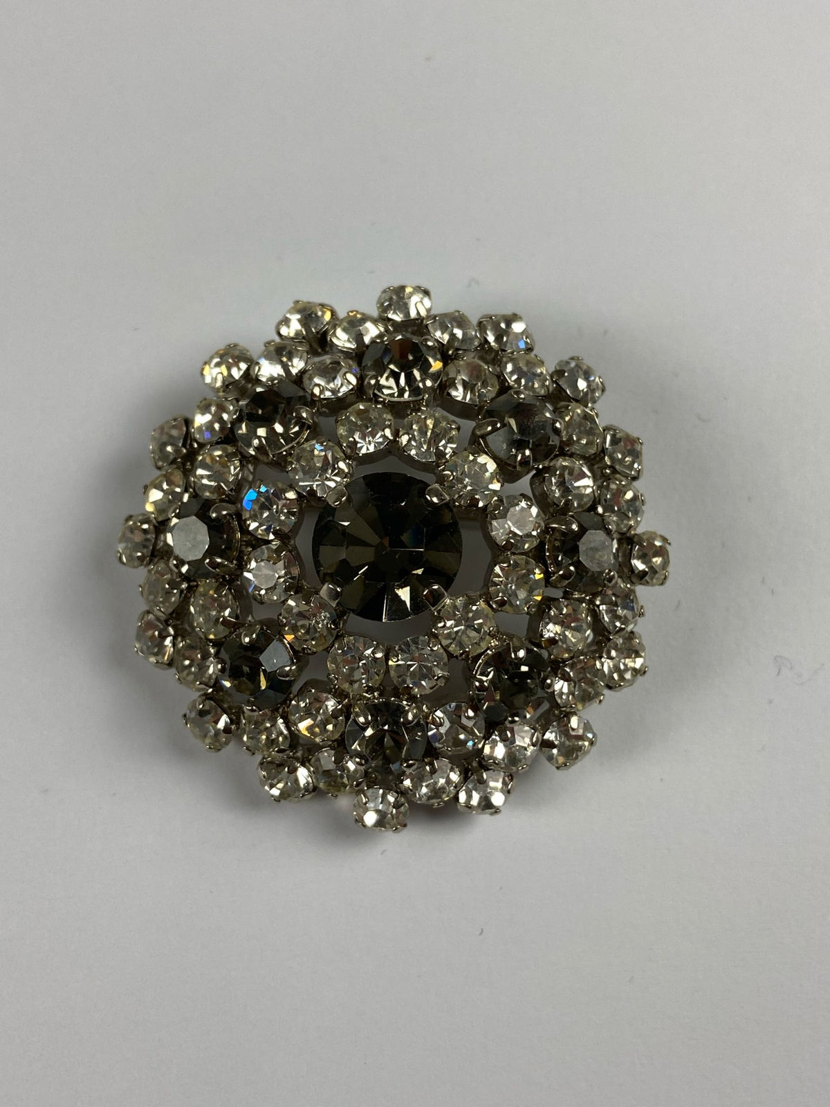 8725 Vintage Swarovski Kristallen Brosche 49mm