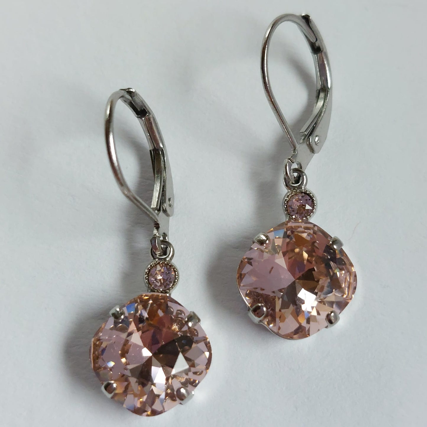 3607 Vintage Ohrringe mit Swarovski Kristallen 30mm