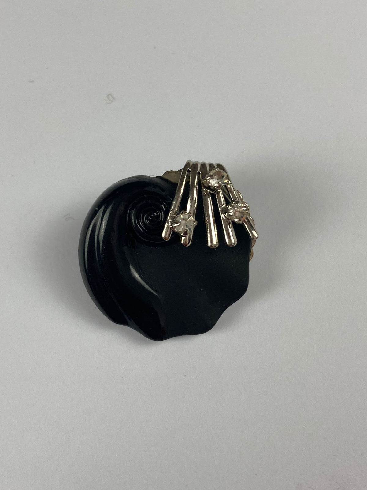 8324 Vintage Contemporary Brosche 29,5x31mm