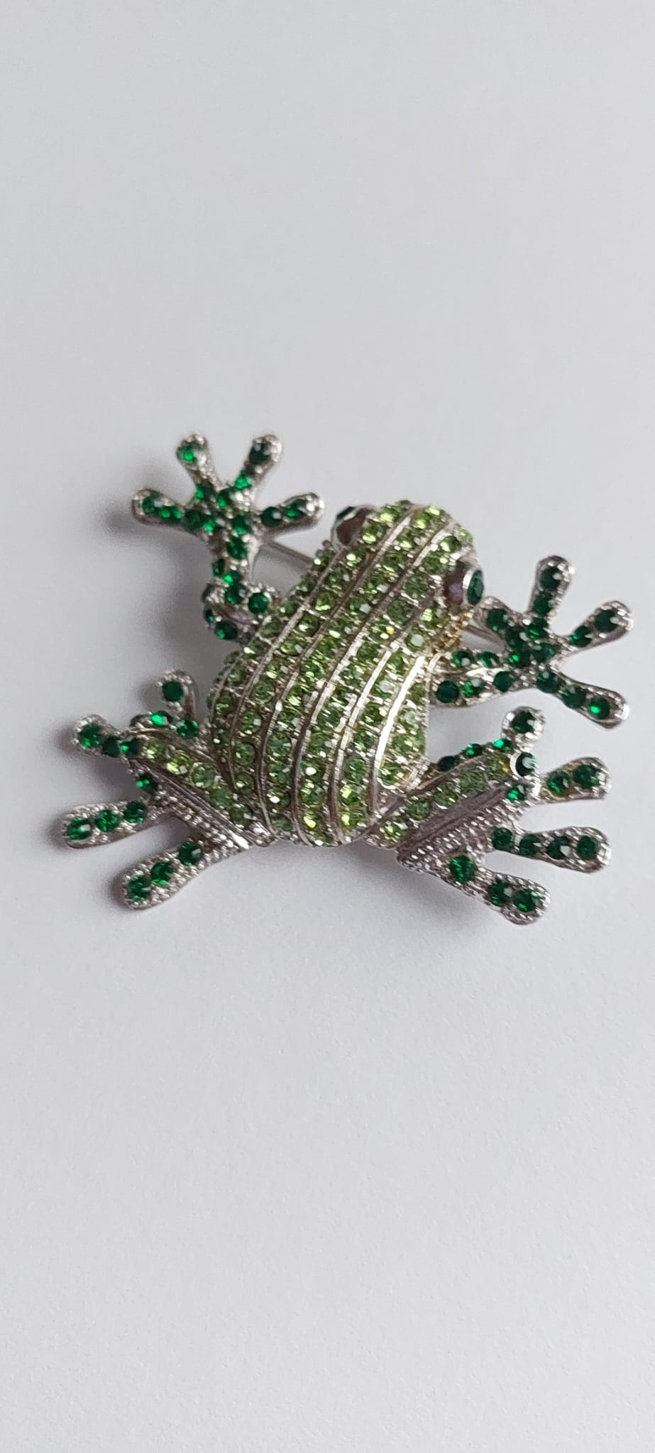 8993 Vintage Frog Brooch made with Swarovski Kristallen 50mm
