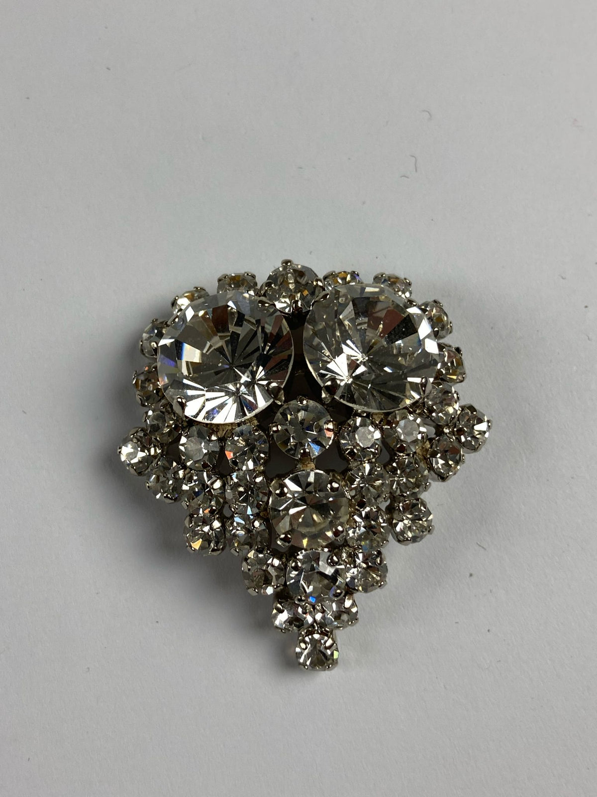 8769 Vintage Swarovski Kristallen Brosche 43mm