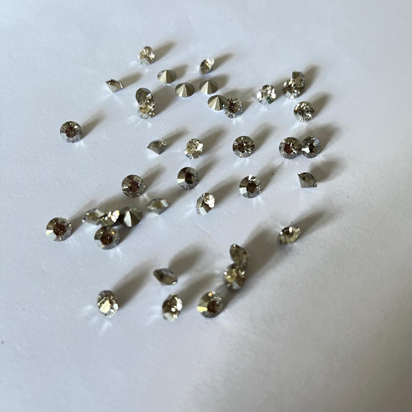 Swarovski® Chaton Silver Shade SS24