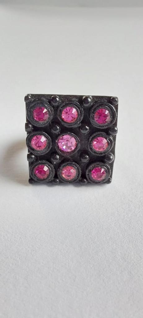 9938 Vintage Ring made with Swarovski Kristallen 18mm