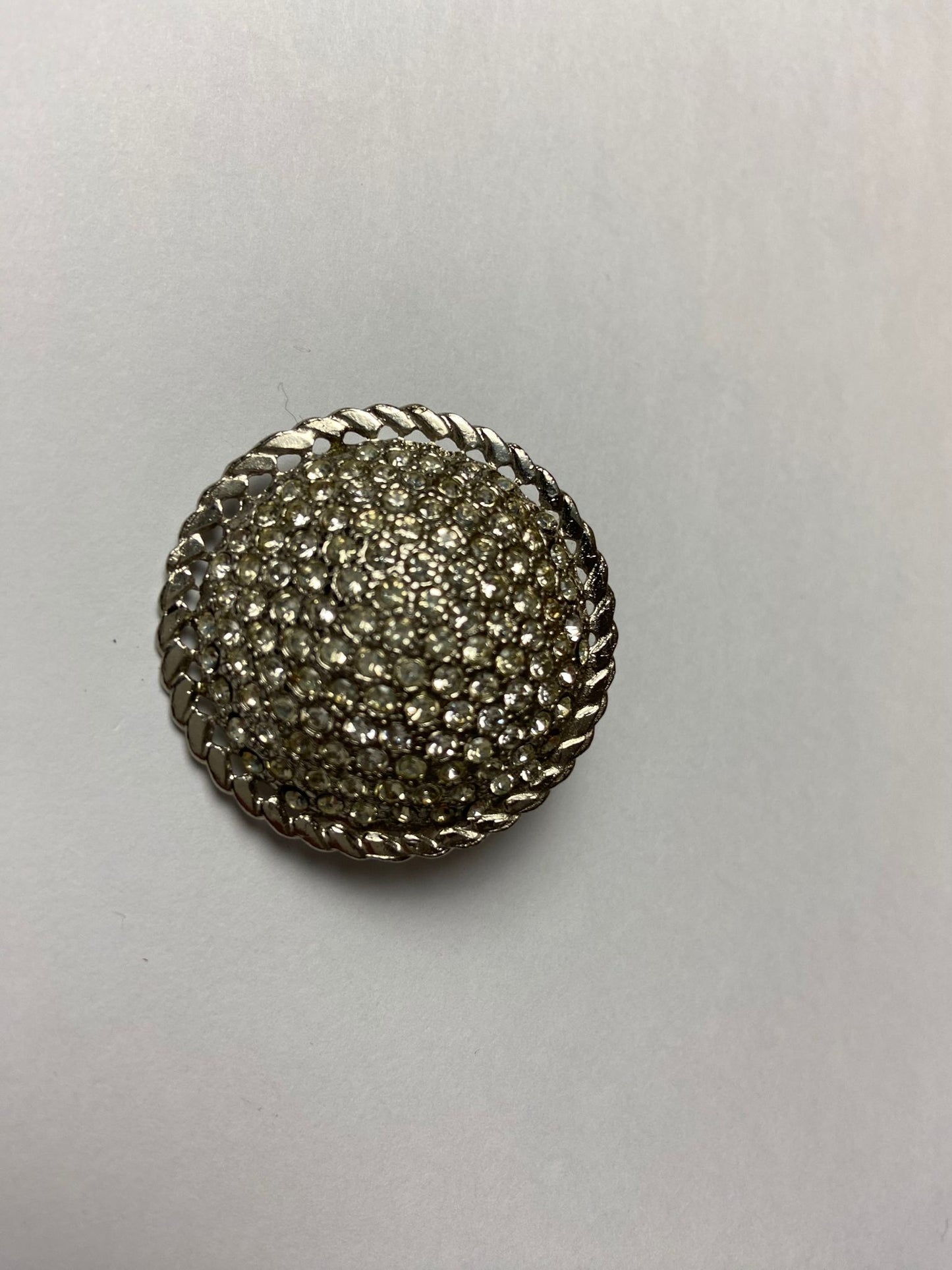 8105 Vintage Brosche mit Swarovski Kristallen 36.4mm