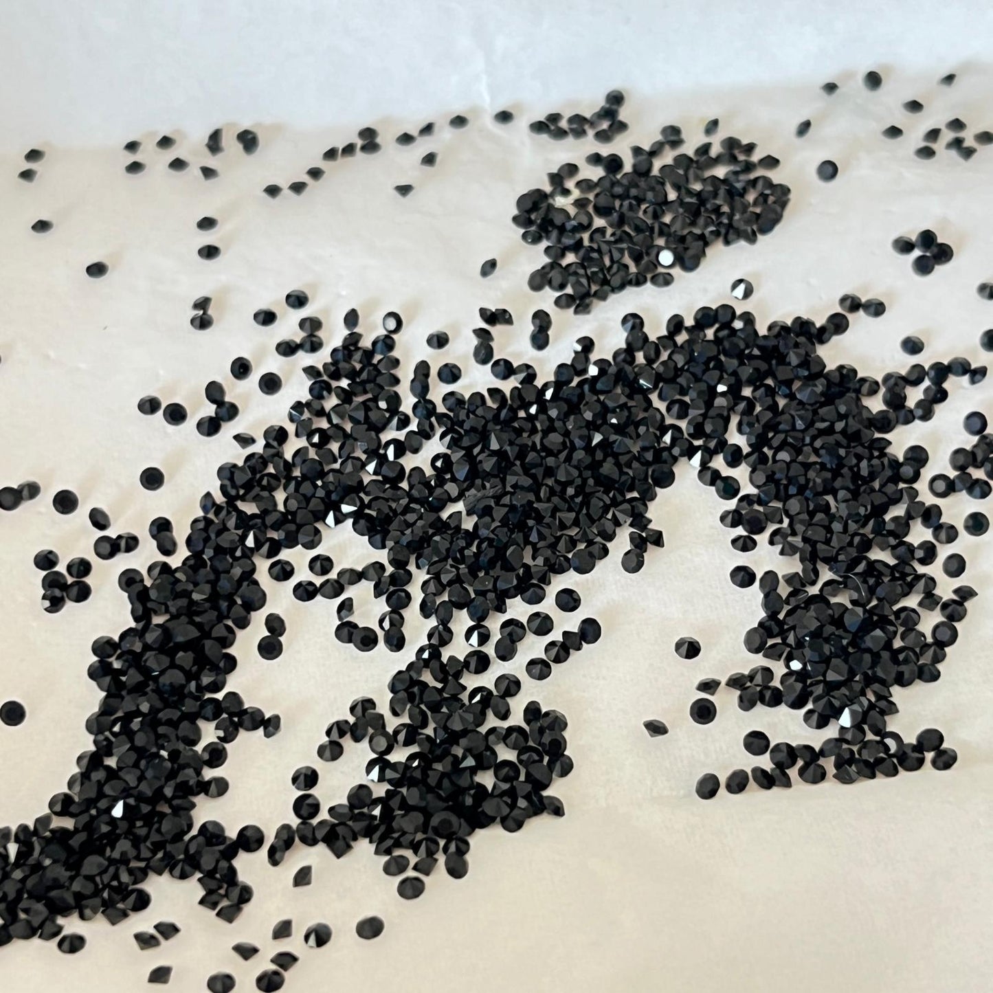 Swarovski® Chaton Vintage Jet Unfoiled PP13