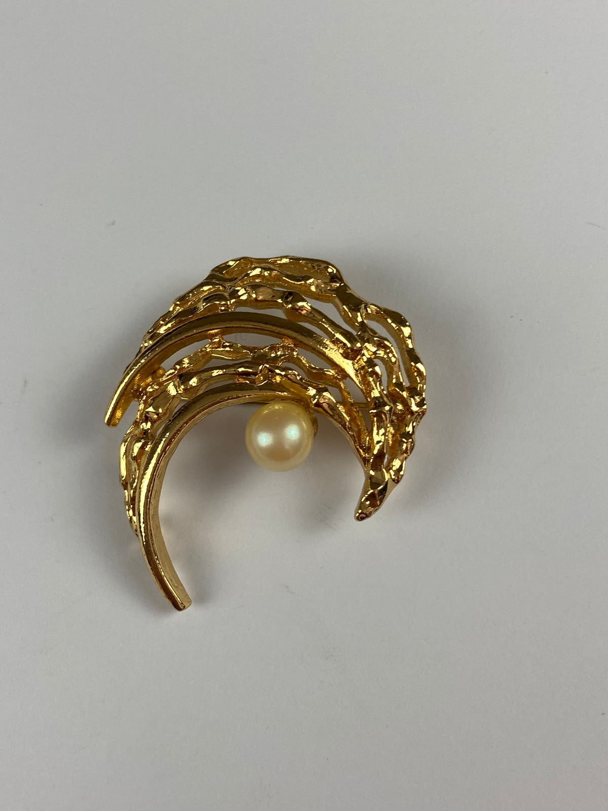 8287 Vintage Zeitgenössische Brosche 36,5x42mm