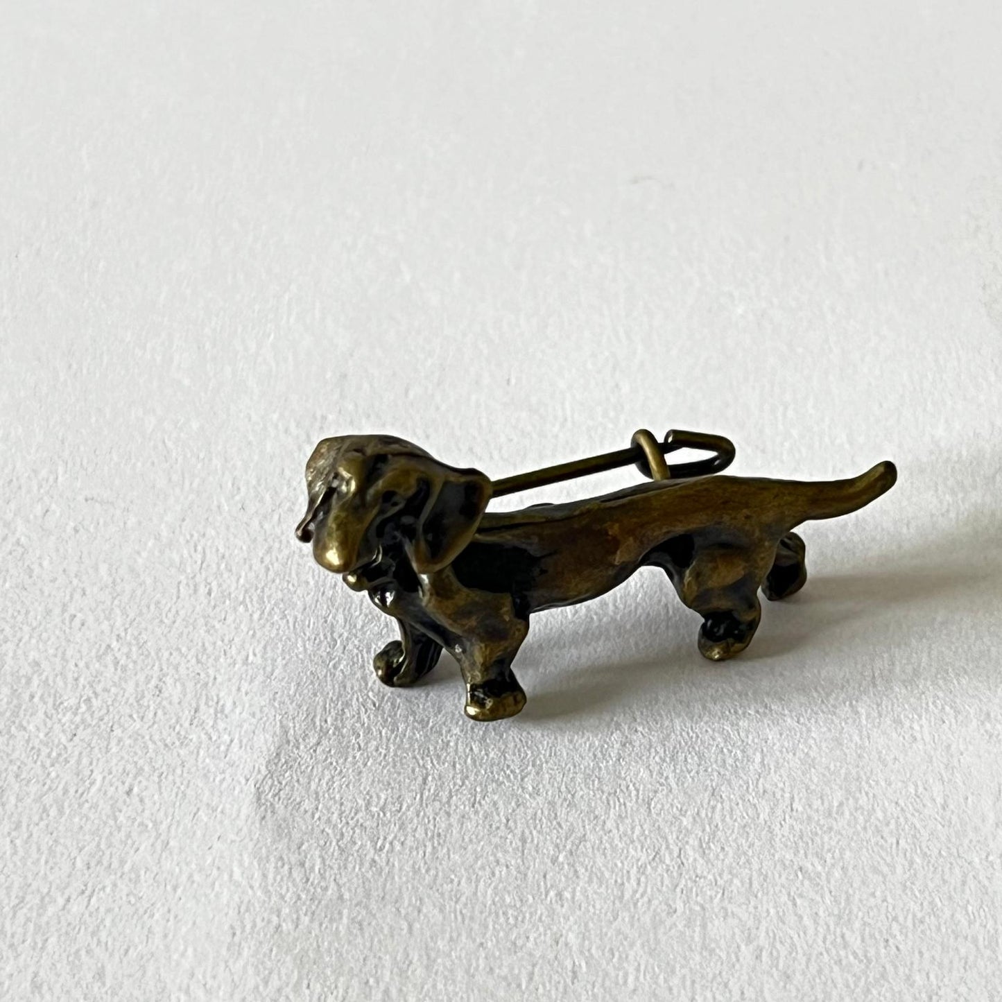 1517 Vintage Dackel Anstecknadel 30mm