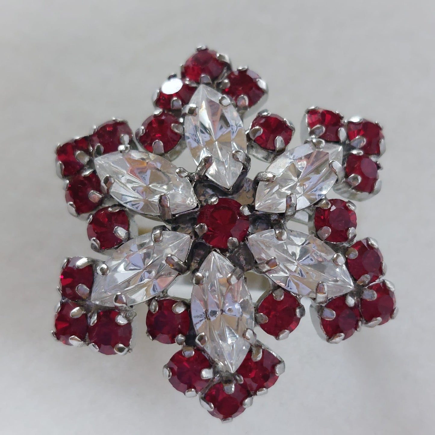 9802 Vintage Ring made with Swarovski Kristallen 27mm