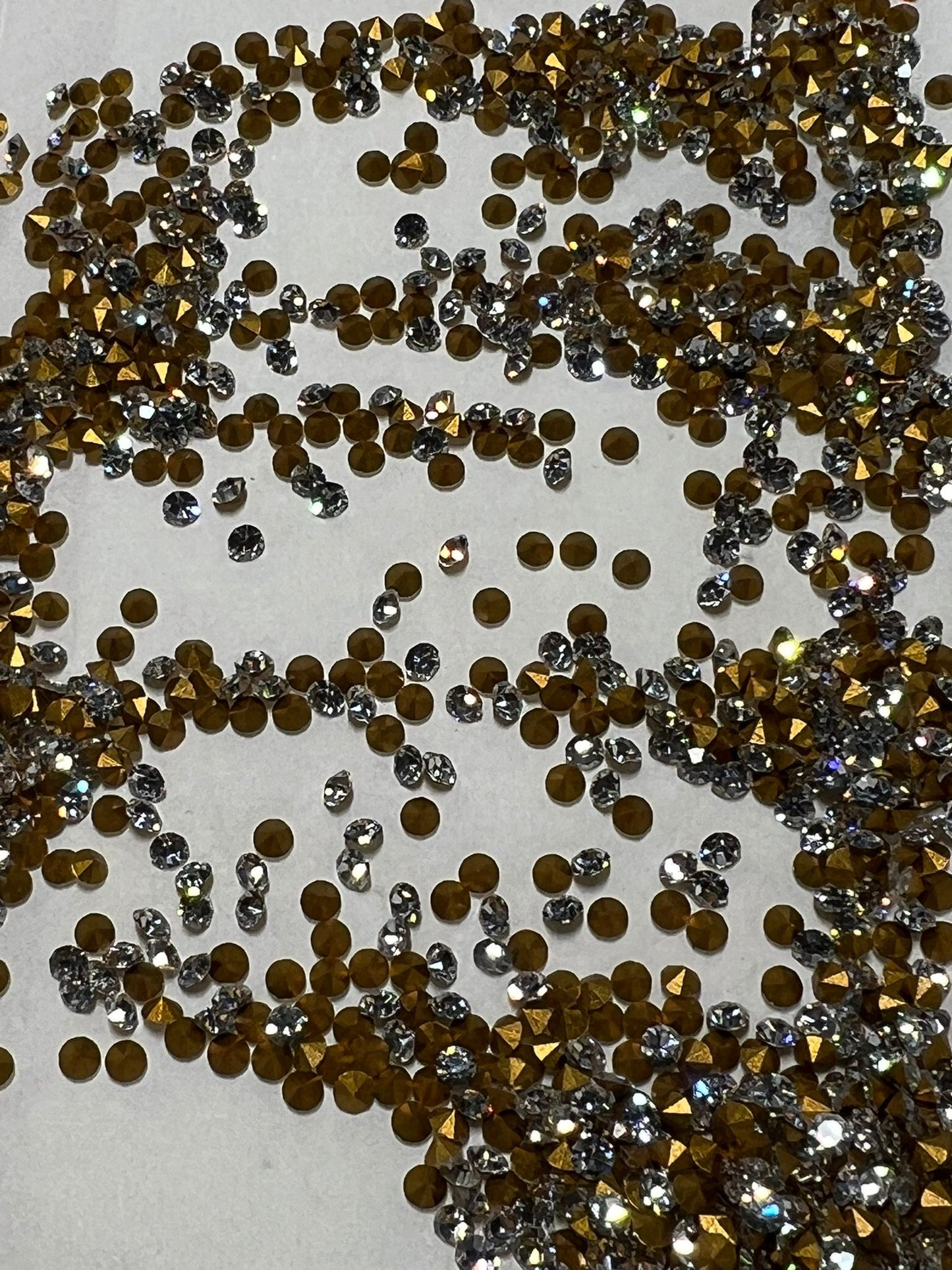 Swarovski® Chaton Vintage Crystal Gold Foiled PP19